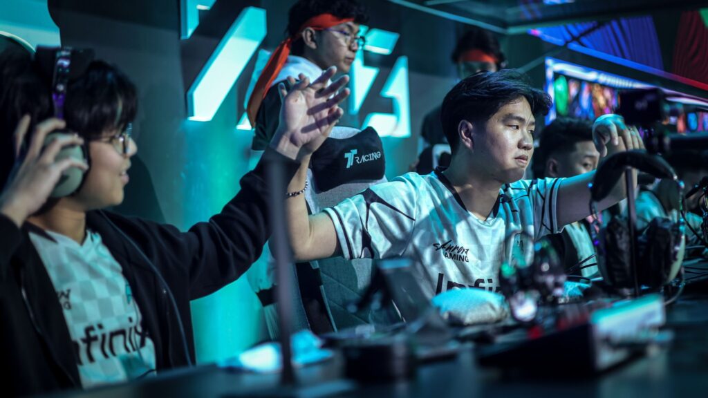 Aurora Gaming Secures Upper Bracket Slot with Reverse Sweep Over Team Falcons PH